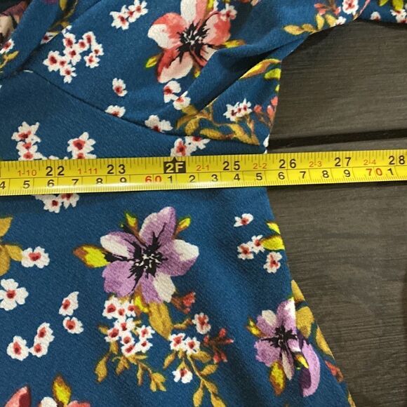 Torrid cold shoulder floral size 3XL long sleeve blouse - Picture 6 of 7